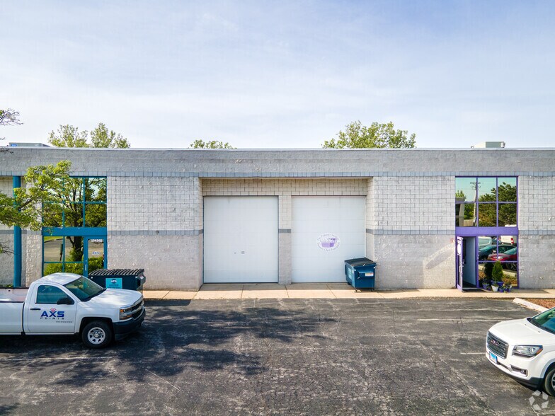 More Photos Of 15426 70th Ct, Orland Park Light Distribution For Sale
