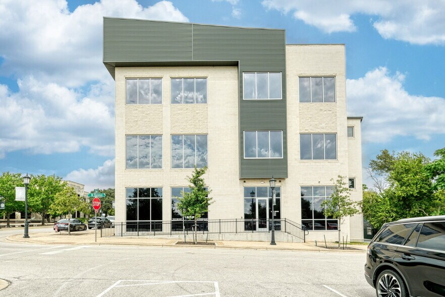 More Photos Of 211 S Brown St, Round Rock Medical For Lease