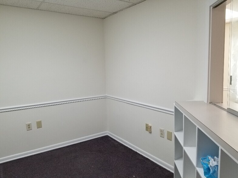 More Photos Of 9310-9318 Old Keene Mill Rd, Burke Medical For Lease
