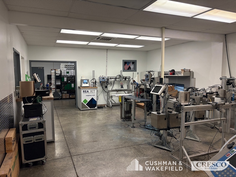 More Photos Of 7307 Young Dr, Walton Hills Manufacturing For Lease