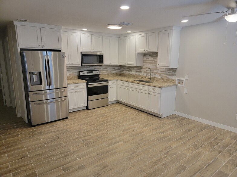 More Photos Of 8205 N La Homa Rd, Mission Apartments For Sale