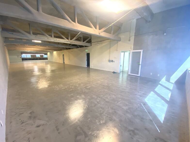 More Photos Of 1011 S Los Angeles St, Los Angeles Loft Creative Space For Lease