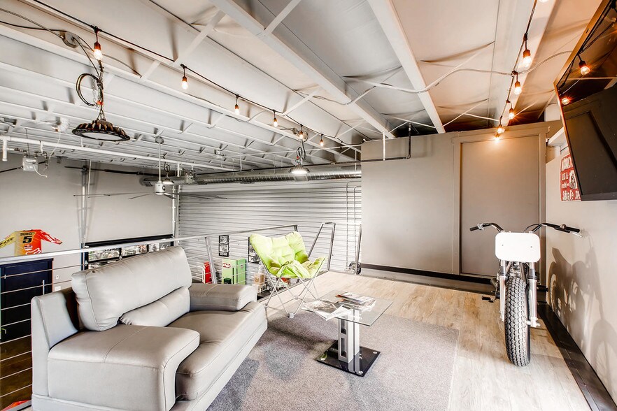 More Photos Of 9337 Commerce Center St, Highlands Ranch Showroom For Sale