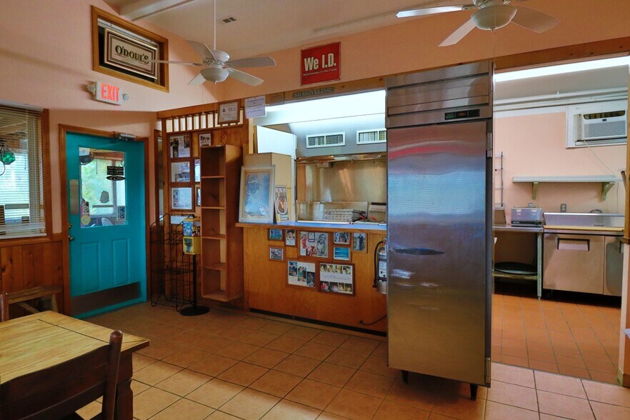 More Photos Of 25202 Island Pines Dr, Waves Restaurant For Sale