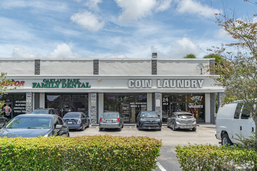 More Photos Of 2901 W Oakland Park Blvd, Lauderdale Lakes Unknown For Lease