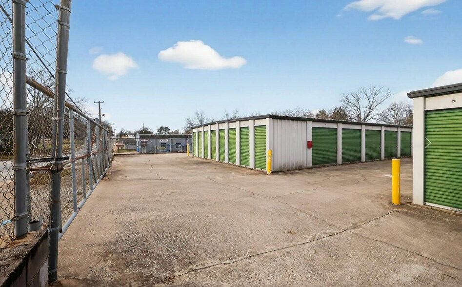 More Photos Of 939 N Logan St, Gaffney Self Storage For Sale