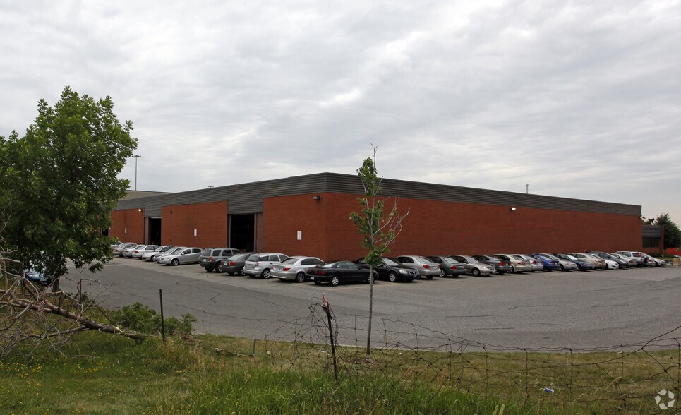 More Photos Of 1035 Ronsa Ct, Mississauga Warehouse For Lease