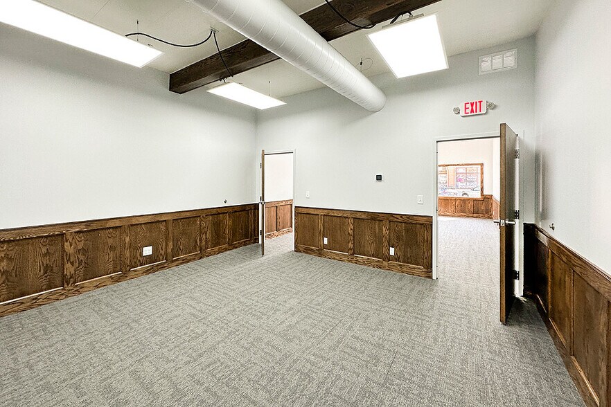 More Photos Of 166 Main St, Springfield Office For Sale
