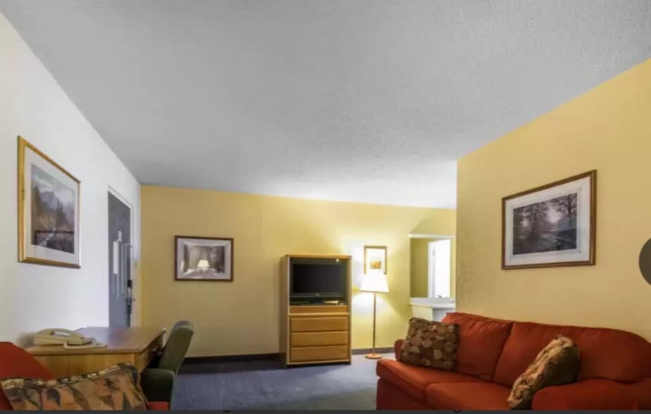 More Photos Of 1623 S Nevada Ave, Colorado Springs Hotel For Sale