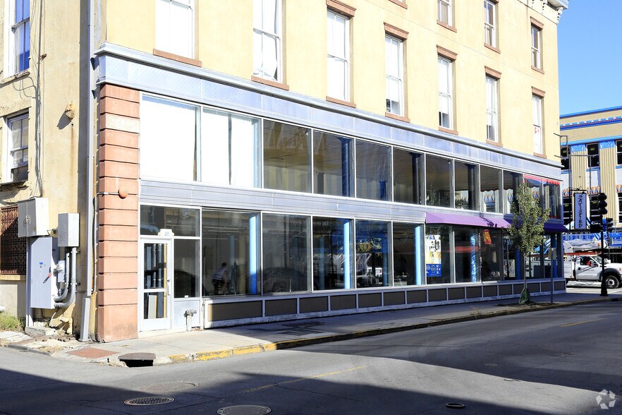 More Photos Of 301 W Broughton St, Savannah Loft Creative Space For Lease