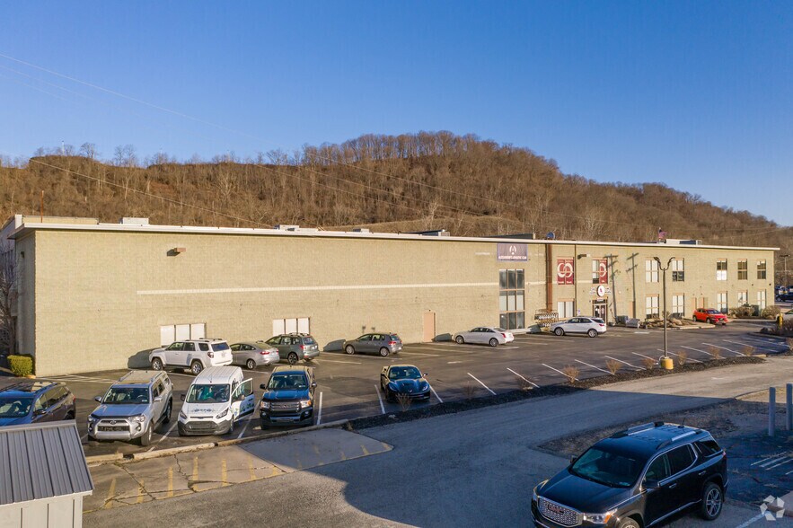 More Photos Of 2585 Freeport Rd, Pittsburgh Office For Lease