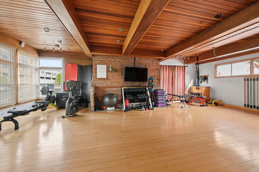More Photos Of 2402 N Nevada Ave, Colorado Springs Freestanding For Sale