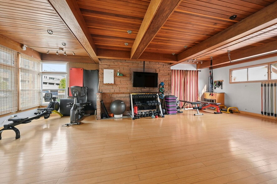 More Photos Of 2402 N Nevada Ave, Colorado Springs Freestanding For Sale