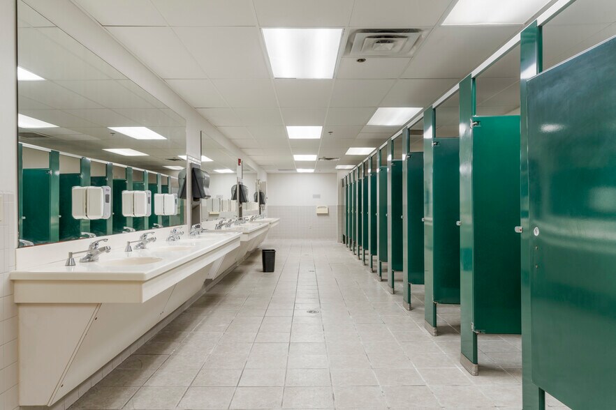 More Photos Of 3101 Technology Dr, Edmond Light Distribution For Lease