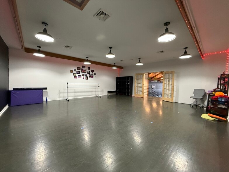 More Photos Of 120 W Boylston St, Worcester Freestanding For Sale