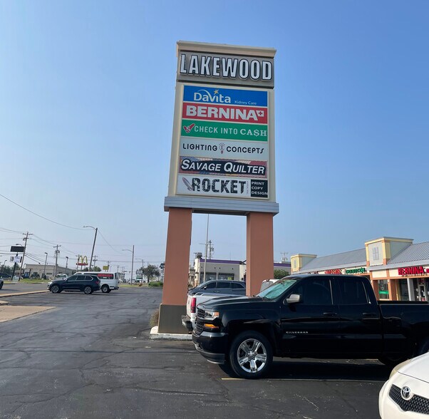 More Photos Of 6807-7013 N May Ave, Oklahoma City Unknown For Lease