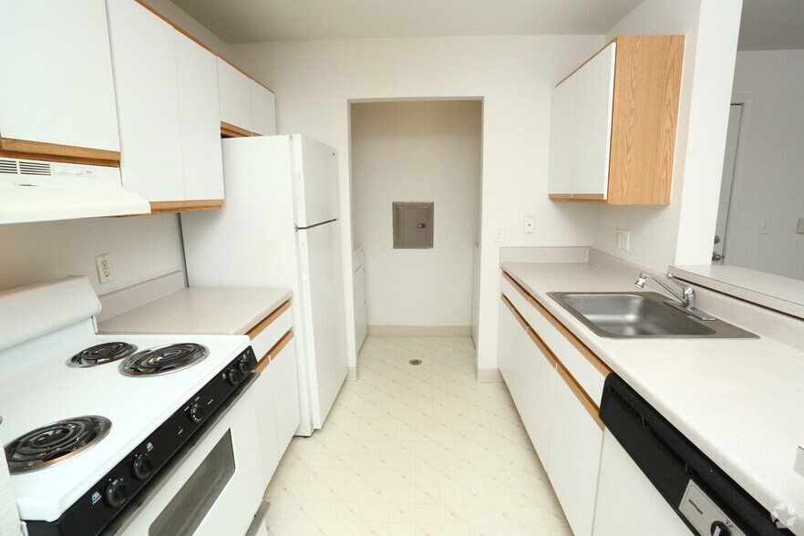 More Photos Of 6101-6103 Eagle Ridge Ln, Flint Apartments For Sale