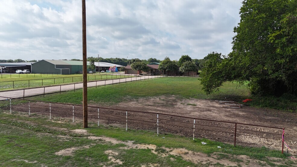 More Photos Of 1003 FM664 Ferris, TX, Red Oak Office For Sale