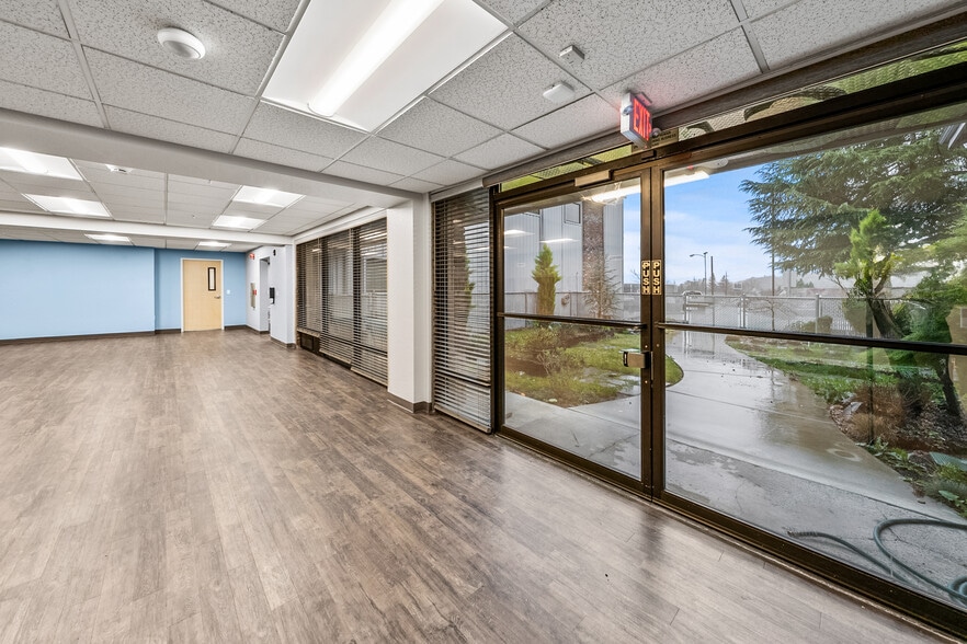 More Photos Of 2166 NW Vine St, Grants Pass Medical For Sale