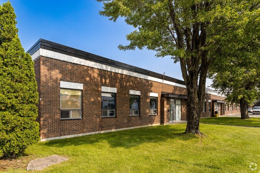 More Photos Of 1890-1900 Rue Norman, Montréal Industrial For Sale