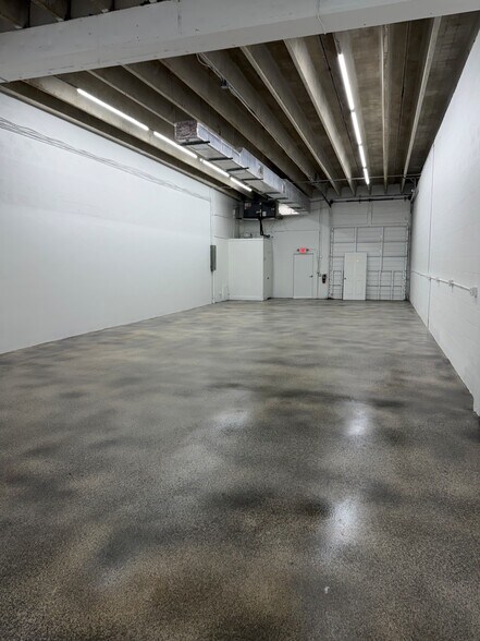 More Photos Of 4028 N 29th Ave, Hollywood Industrial For Lease