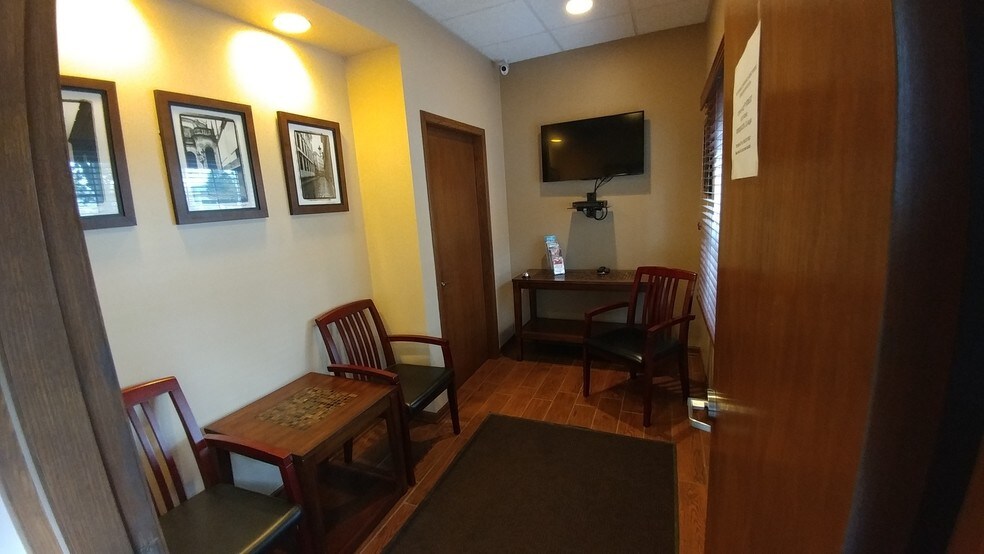 More Photos Of 7620-7632 W 159th St, Orland Park Office For Sale