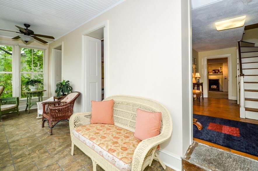 More Photos Of 69 E Oakland Ave, Doylestown Office For Sale