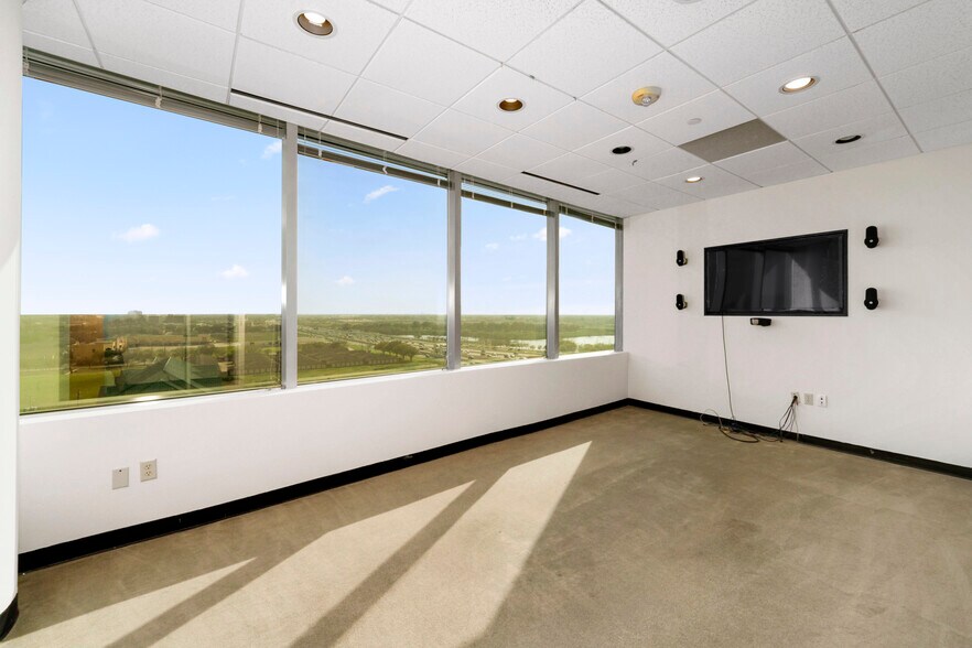 More Photos Of 9999 Bellaire Blvd, Houston Medical For Lease