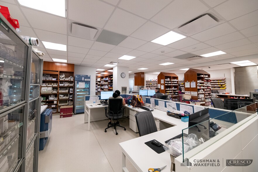 More Photos Of 27100 Chardon Rd, Cleveland Hospital For Sale