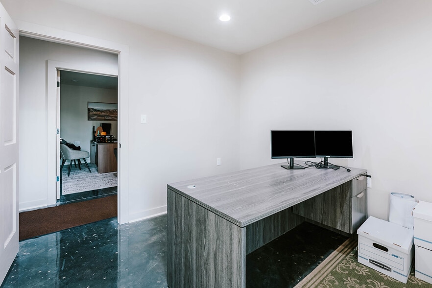 More Photos Of 4900 Highway 98 E, Comer Warehouse For Sale
