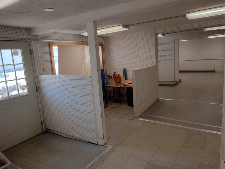 More Photos Of 105 E Woodward Ave, Keenesburg Light Distribution For Sale