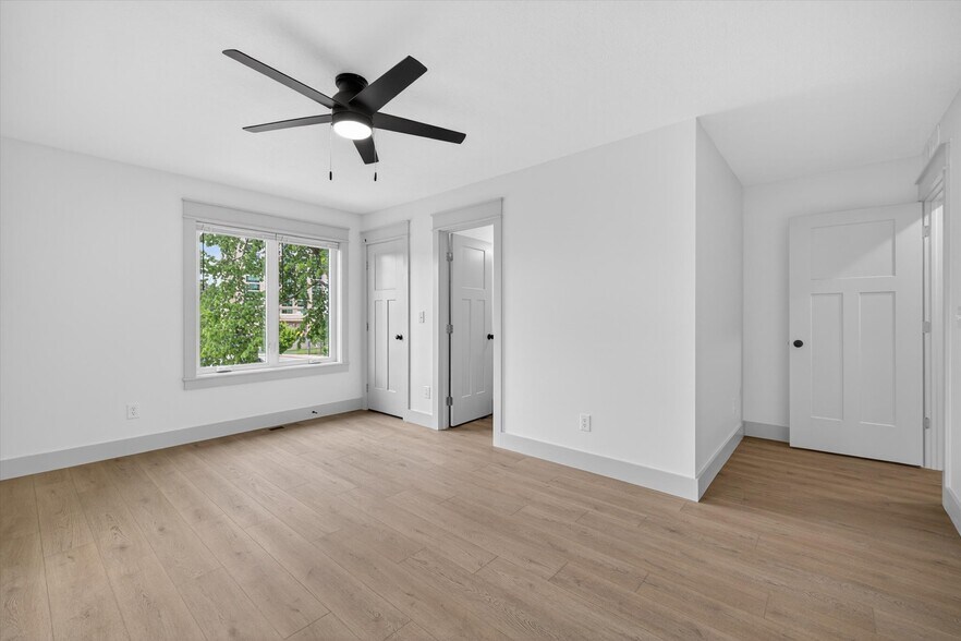 More Photos Of 326 N Jefferson St, Bloomington Apartments For Sale