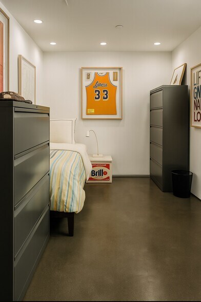 More Photos Of 608-610 Main St, Venice Loft Creative Space For Sale