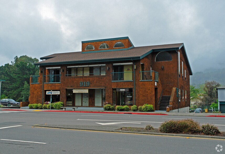 More Photos Of 919 Sir Francis Drake Blvd, Greenbrae Loft Creative Space For Lease