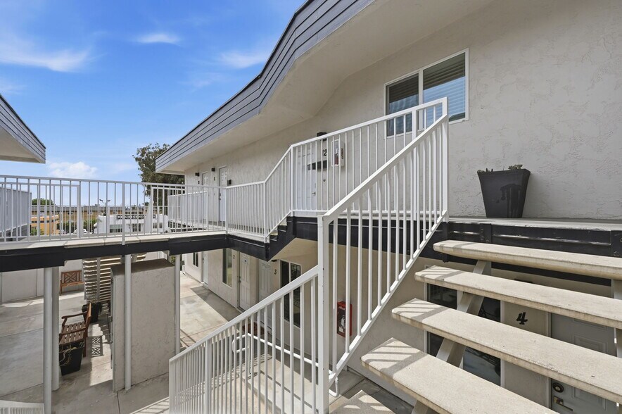 More Photos Of 2005 Highland Ave, National City Apartments For Sale