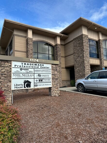 More Photos Of 1174 NW Cornucopia St, Salem Medical For Lease