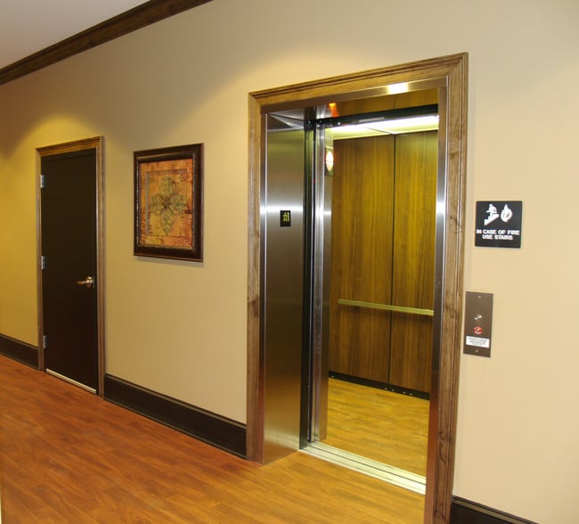 More Photos Of 2929 Crouse Ln, Burlington Medical For Lease