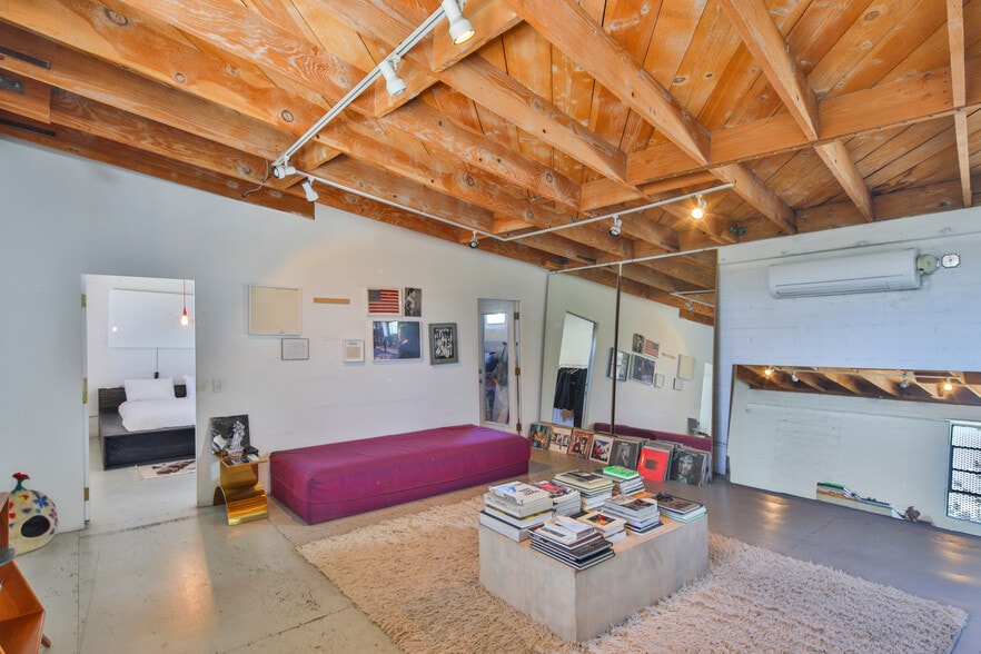 More Photos Of 5017 Exposition Blvd, Los Angeles Office Residential For Sale