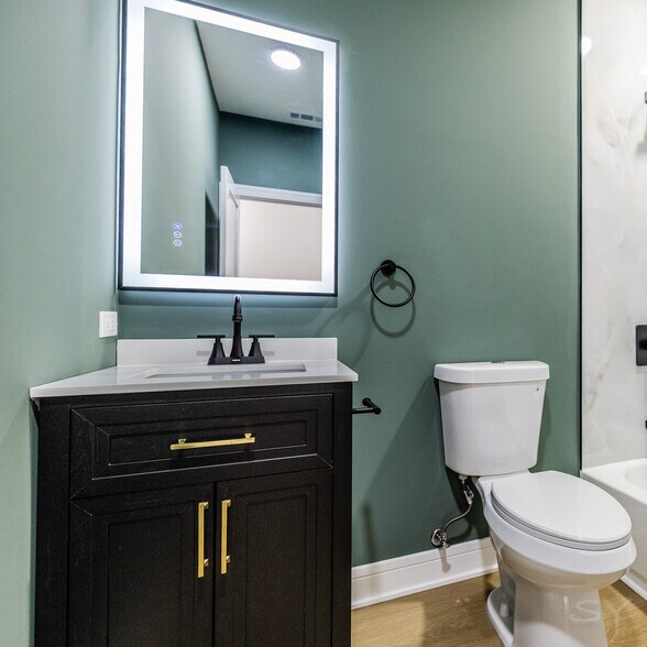 More Photos Of 3018 Polk st, Chicago Apartments For Sale