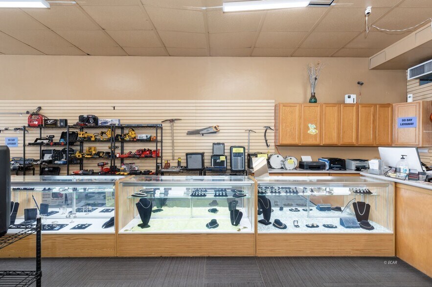More Photos Of 415 Idaho St, Elko Storefront For Sale