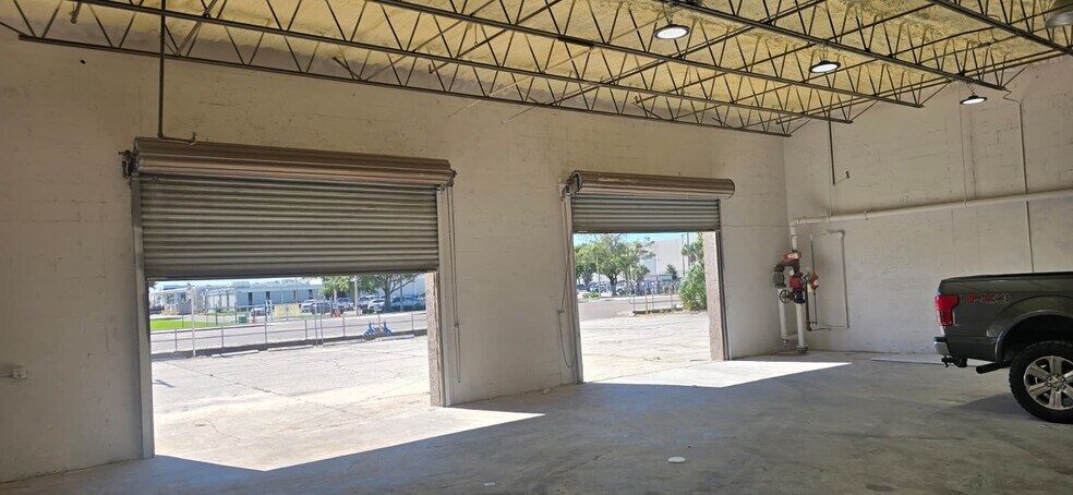 More Photos Of 5401 Sligh Ave, Tampa Auto Repair For Lease