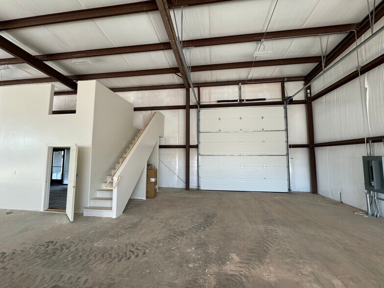 More Photos Of 5953 W Square Top Ln, Hurricane Warehouse For Sale