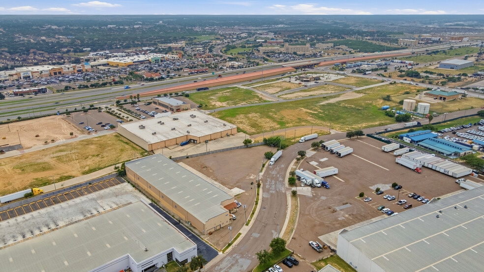 More Photos Of 809 Nafta Blvd, Laredo Warehouse For Lease