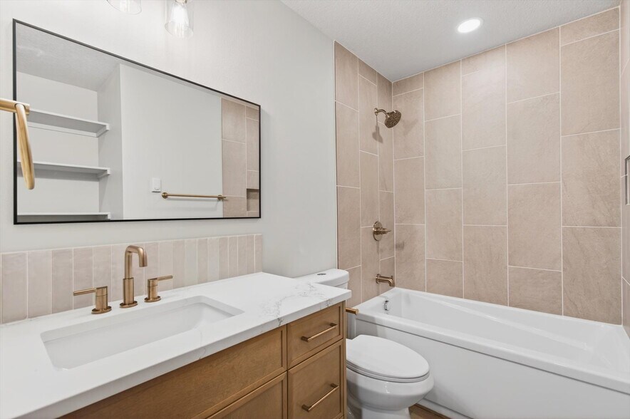 More Photos Of 11 Sun Crest Ln, Cathlamet Multifamily For Sale