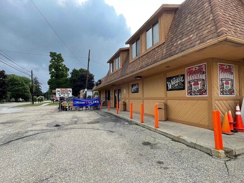 More Photos Of 4397 Main St, Brown City Bar For Sale