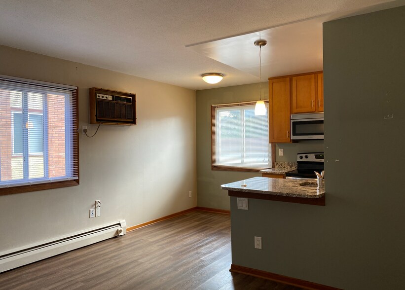 More Photos Of 2637 Pleasant Ave S, Minneapolis Apartments For Sale