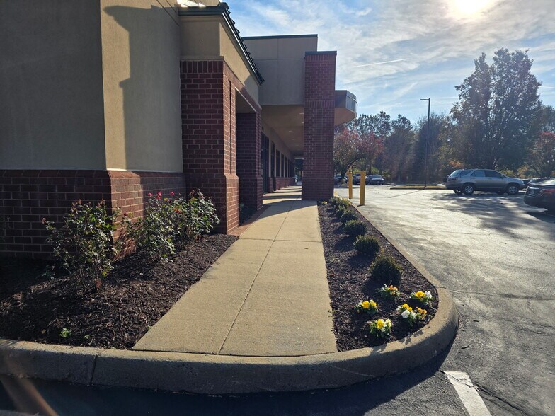 More Photos Of 8400 Northrun Medical Dr, Mechanicsville Office For Lease