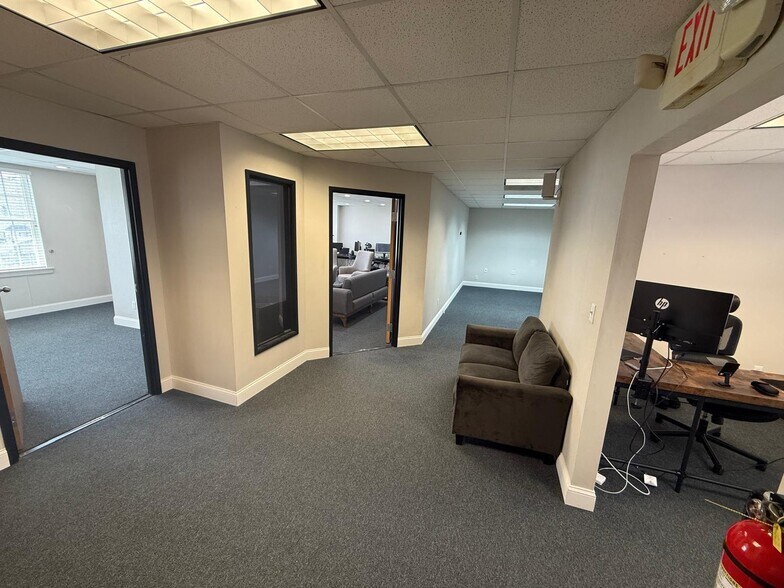 More Photos Of 271 US Highway 46, Fairfield Office Residential For Lease