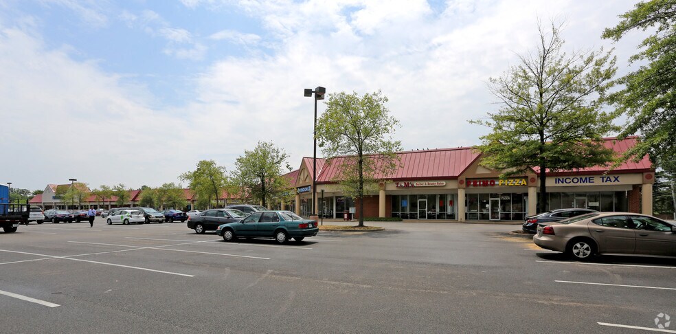 More Photos Of 2901-2949 Williamsburg Rd, Richmond Supermarket For Lease