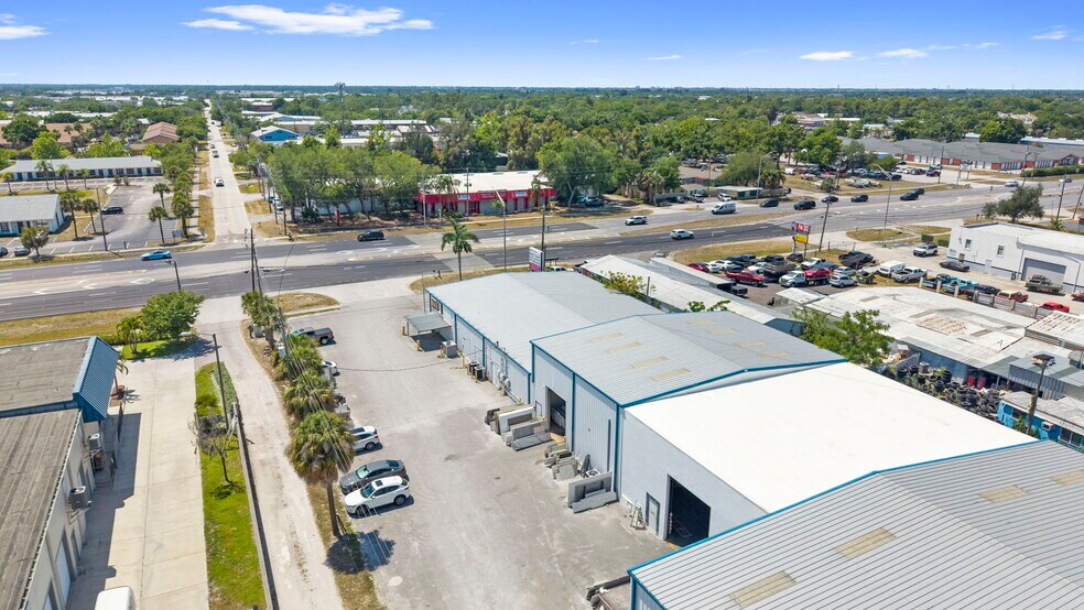 More Photos Of 11425 N 66th St, Largo Showroom For Lease